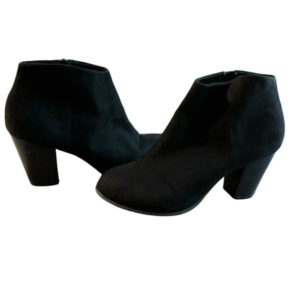 Old Navy black faux suede ankle boots size 10 - Picture 8 of 10
